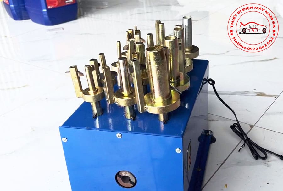 Máy Gọt Vỏ Ống Dây Tuy Ô Thủy Lực Lõi Thép Https://Xuongthietbi.com/Wp-Content/Uploads/2025/06/May-Got-Dau-Ong-Day-Tuy-O-Thuy-Luc-Vn.jpg