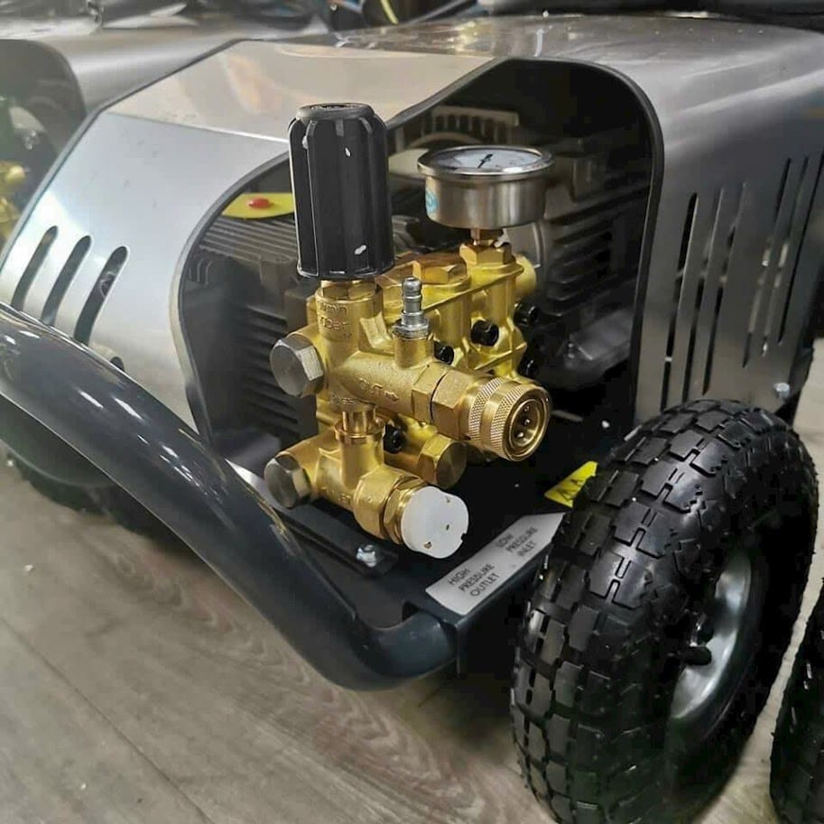 Máy Rửa Xe Cao Áp Chuyên Nghiệp Https://Xuongthietbi.com/Wp-Content/Uploads/2020/03/May-Rua-Xe-Cao-Ap-Hieu-Lutian.jpg